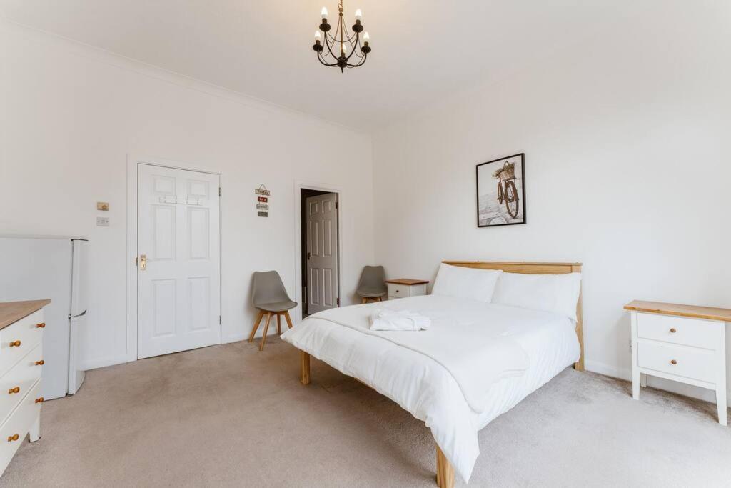 Spacious Ensuite Room Near Top Tourist Attractions 런던 외부 사진