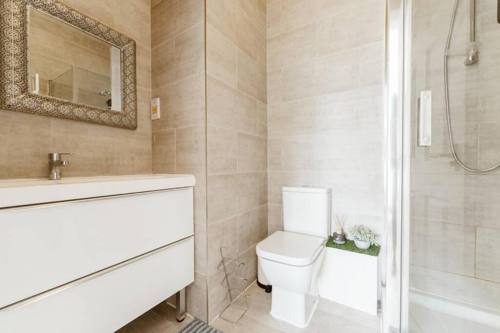Spacious Ensuite Room Near Top Tourist Attractions 런던 외부 사진