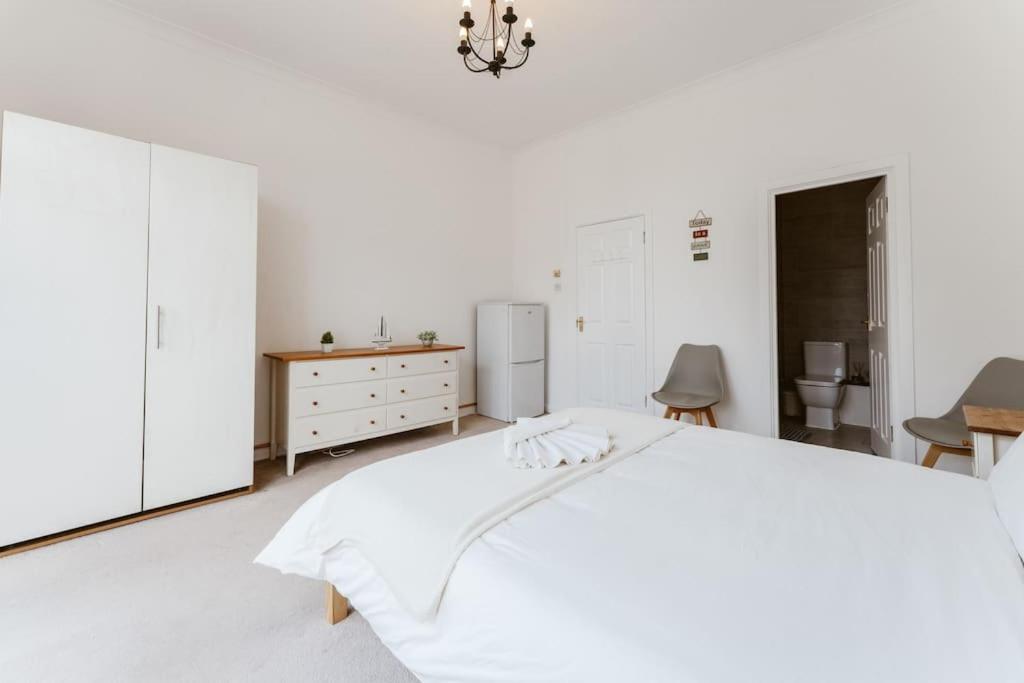 Spacious Ensuite Room Near Top Tourist Attractions 런던 외부 사진